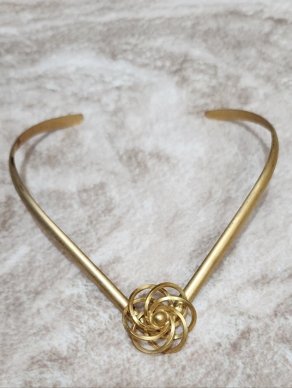 Vintage 80s Gold Tone Hinged Knot Collar Necklace Sculptural Statement - Picture 7 of 7